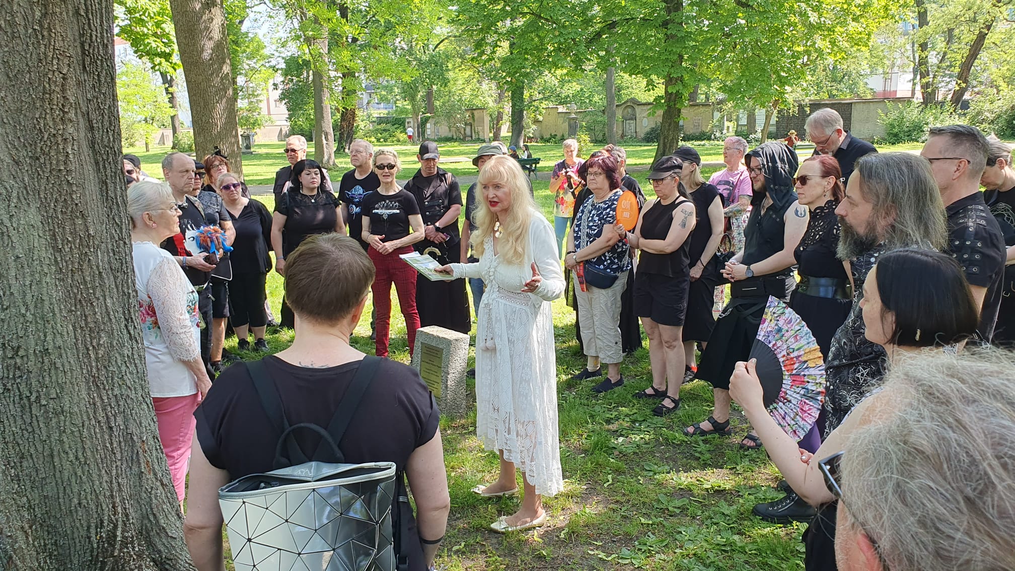 Vom Alten Johannisfriedhof zum Richard-Wagner-Hain